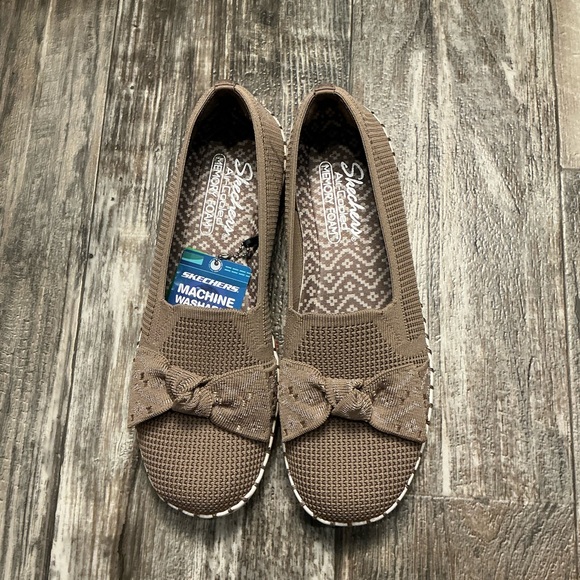 Skechers Women's Tan Bow Flats Size 10 - Picture 1 of 11